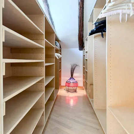 Apartment Not Your Average Stay!! Rock, & House *
